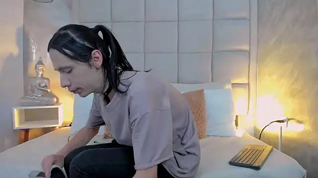 Hecatee 77 online show from September 16, 2025, 7:37 pm