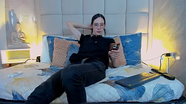 Hecatee 77 online show from October 11, 2025, 7:56 pm