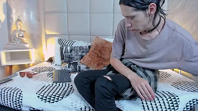 Hecatee 77 online show from December 16, 2025, 6:13 pm