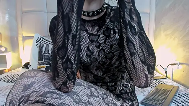 Hecatee 77 online show from December 17, 2025, 7:53 pm