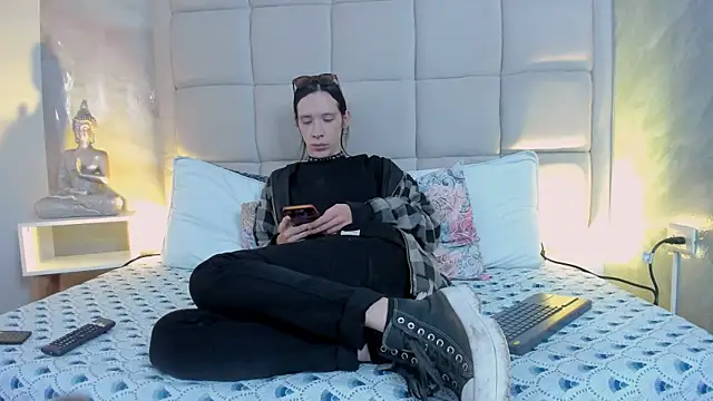 Hecatee 77 online show from January 8, 2026, 8:00 pm