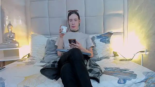 Hecatee 77 online show from January 10, 2026, 7:37 pm