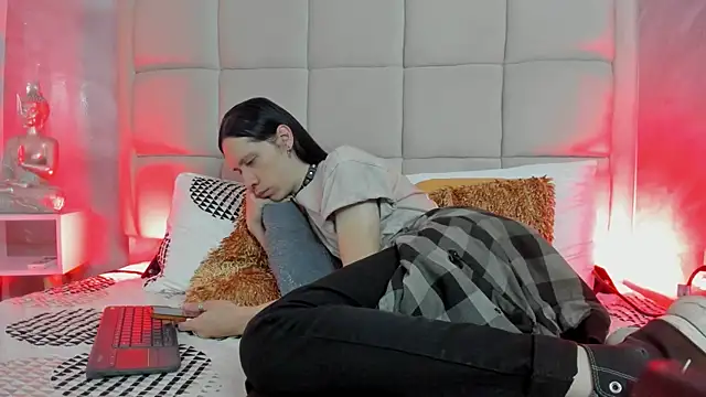 Hecatee 77 online show from February 18, 2026, 7:54 pm