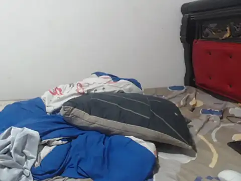 PONSE LATINO online show from April 15, 2026, 1:56 am