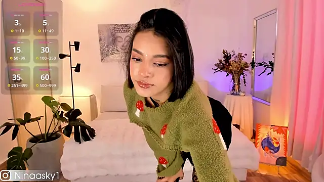 Snapshot of ninaa_sky chatting on January 16, 2025, 1:04 pm ninaa sky online show from January 16, 2025, 1:04 pm