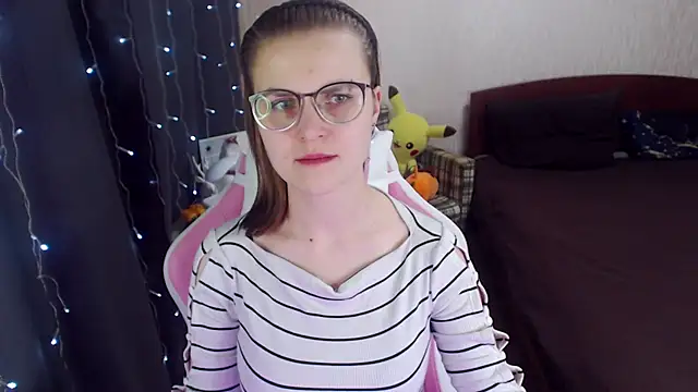 MissBrightShine online show from February 7, 2025, 1:11 pm