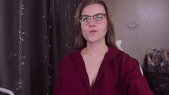 MissBrightShine online show from October 16, 2025, 10:05 am