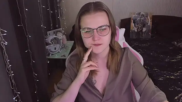 MissBrightShine online show from October 21, 2025, 10:49 am