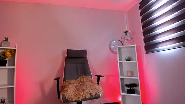  aish a  online show from November 15, 2025, 7:10 pm