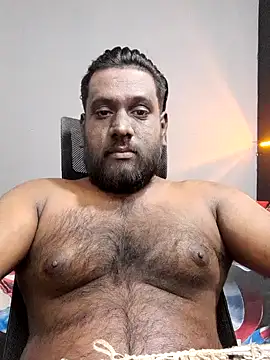 Snapshot of Rayansmith_ chatting on February 12, 2025, 10:37 pm Rayansmith online show from February 12, 2025, 10:37 pm