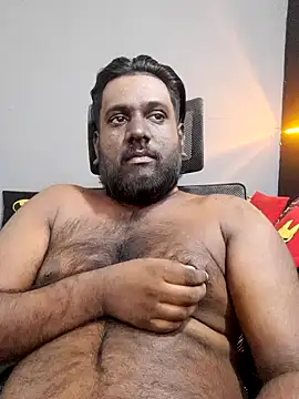 Snapshot of Rayansmith_ chatting on February 13, 2025, 8:38 am Rayansmith online show from February 13, 2025, 8:38 am