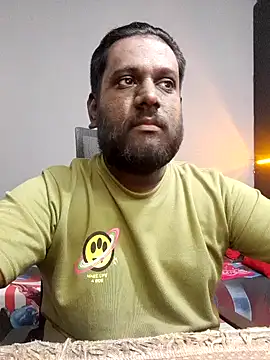 Snapshot of Rayansmith_ chatting on February 24, 2025, 9:52 pm Rayansmith online show from February 24, 2025, 9:52 pm