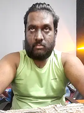 Snapshot of Rayansmith_ chatting on March 22, 2025, 1:32 am Rayansmith online show from March 22, 2025, 1:32 am