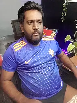 Snapshot of Rayansmith_ chatting on October 7, 2025, 9:01 pm Rayansmith online show from October 7, 2025, 9:01 pm