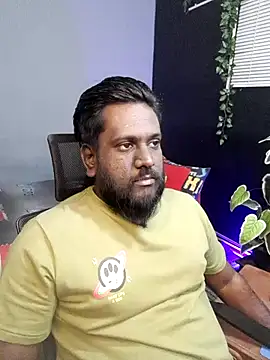 Snapshot of Rayansmith_ chatting on October 9, 2025, 9:13 pm Rayansmith online show from October 9, 2025, 9:13 pm