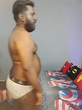 Snapshot of Rayansmith_ chatting on November 6, 2025, 2:40 pm Rayansmith online show from November 6, 2025, 2:40 pm