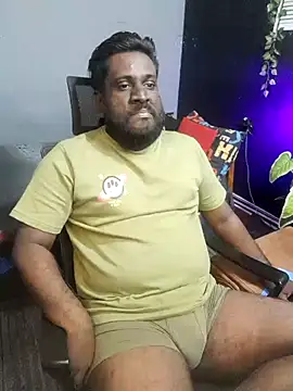 Snapshot of Rayansmith_ chatting on November 11, 2025, 10:21 pm Rayansmith online show from November 11, 2025, 10:21 pm