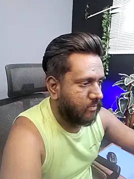 Snapshot of Rayansmith_ chatting on November 17, 2025, 6:19 am Rayansmith online show from November 17, 2025, 6:19 am