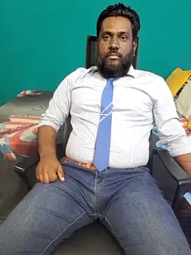 Snapshot of Rayansmith_ chatting on February 12, 2026, 11:33 pm Rayansmith online show from February 12, 2026, 11:33 pm