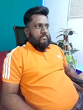 Snapshot of Rayansmith_ chatting on April 11, 2026, 8:57 pm Rayansmith online show from April 11, 2026, 8:57 pm