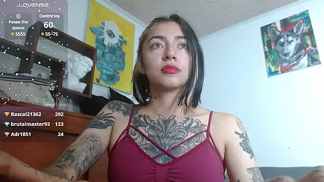 ZoeBakers  online show from March 20, 2025, 7:25 pm