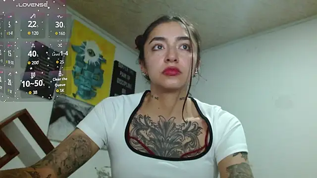 ZoeBakers  online show from May 29, 2026, 2:42 am