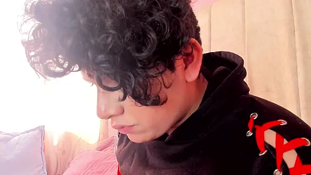 Satuurn  online show from February 12, 2025, 7:24 pm