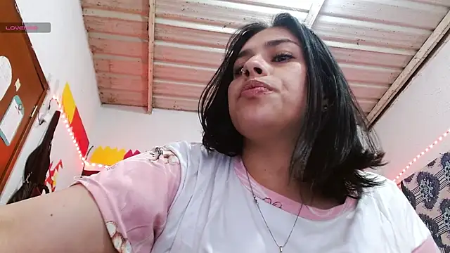 Saray extrovert  online show from April 11, 2026, 3:33 am