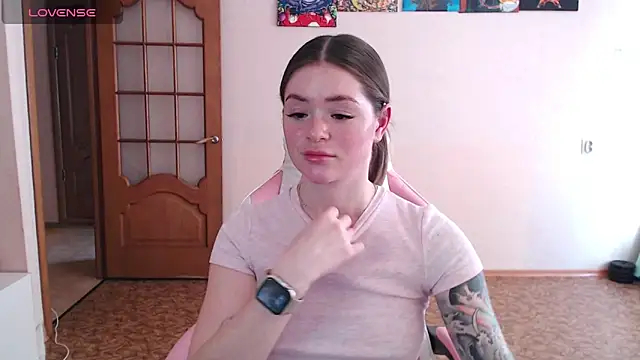 miaacatt online show from March 31, 2026, 9:43 am