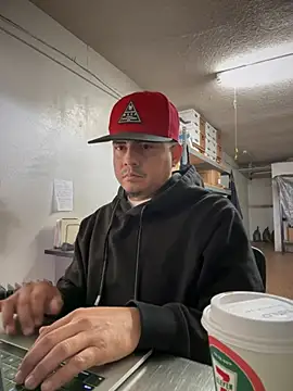 PeterGrandee online show from December 18, 2024, 4:39 pm