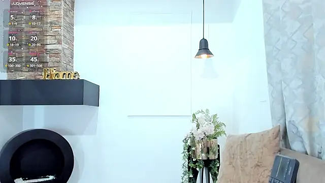 Paula Desousa online show from November 7, 2025, 7:47 pm