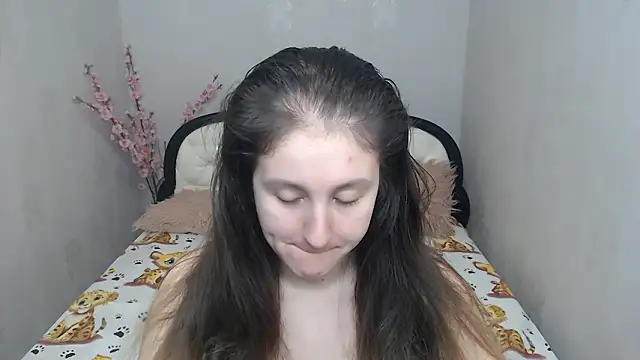 Holliy Cooper online show from March 18, 2026, 9:01 am