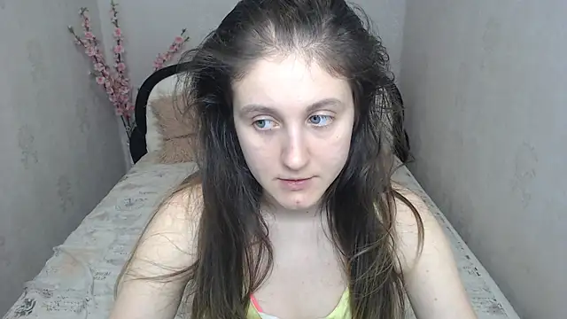 Holliy Cooper online show from May 20, 2026, 7:58 am