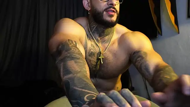 jacksonc  online show from April 21, 2026, 2:51 am