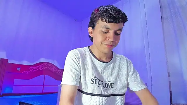 Snapshot of Lucaas_King chatting on October 11, 2025, 11:47 pm Lucaas King online show from October 11, 2025, 11:47 pm