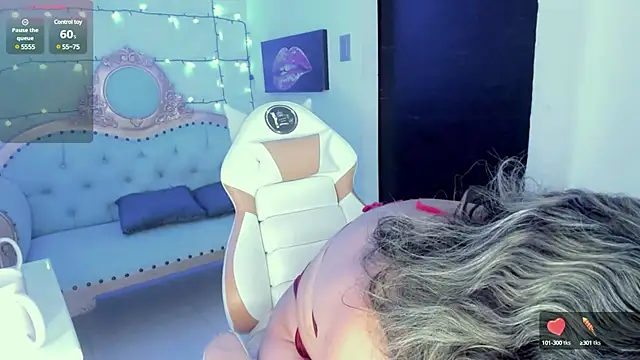 dianamilf online show from January 28, 2025, 2:11 am