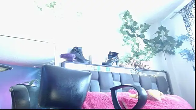 Snapshot of DULCE_ZOE chatting on March 12, 2025, 1:19 pm DULCE ZOE online show from March 12, 2025, 1:19 pm