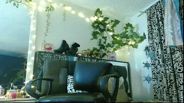 Snapshot of DULCE_ZOE chatting on March 19, 2025, 4:14 am DULCE ZOE online show from March 19, 2025, 4:14 am