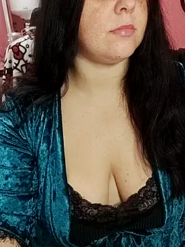 Snapshot of ErikaVlovely chatting on October 12, 2025, 7:57 pm ErikaVlovely online show from October 12, 2025, 7:57 pm