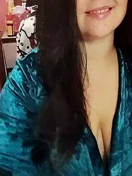 Snapshot of ErikaVlovely chatting on October 22, 2025, 10:42 pm ErikaVlovely online show from October 22, 2025, 10:42 pm