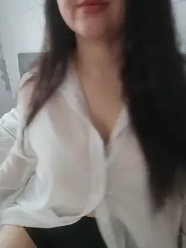 ErikaVlovely online show from April 1, 2026, 8:37 am