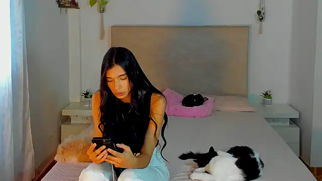 katt pelaez online show from February 2, 2026, 8:51 pm