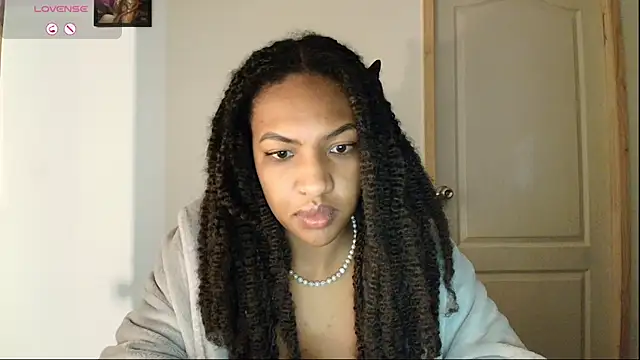 Snapshot of im_alivys_ chatting on June 18, 2026, 1:28 am im alivys online show from June 18, 2026, 1:28 am