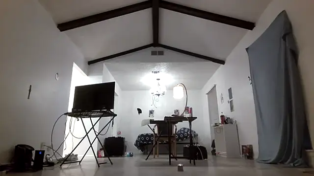 Peachestabby147 online show from September 25, 2025, 2:04 am