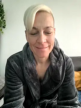 DarleenHot online show from October 25, 2025, 7:16 am