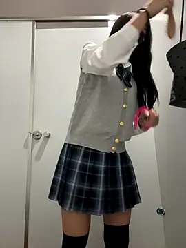 Asia-Lynn online show from November 10, 2025, 10:36 am