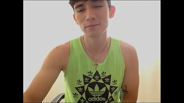 Snapshot of ChicoMaloFfF chatting on December 20, 2025, 9:44 pm ChicoMaloFfF online show from December 20, 2025, 9:44 pm