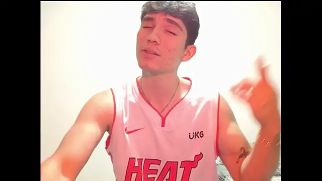 Snapshot of ChicoMaloFfF chatting on February 22, 2026, 12:23 am ChicoMaloFfF online show from February 22, 2026, 12:23 am