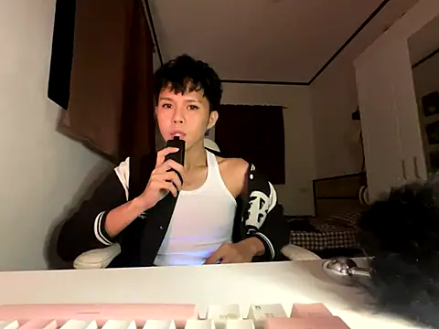 Snapshot of Plaxtique chatting on September 26, 2025, 7:18 pm Plaxtique online show from September 26, 2025, 7:18 pm