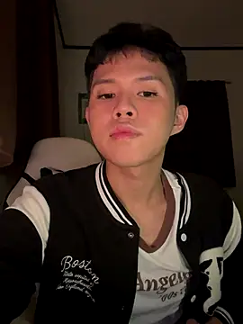 Snapshot of Plaxtique chatting on October 17, 2025, 10:18 am Plaxtique online show from October 17, 2025, 10:18 am